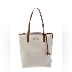 Michael Kors White bucket Bag
